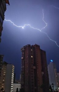 Tormenta eléctrica en Benidorm - 27/08/2026